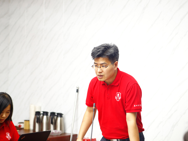 牛商爭霸賽戰(zhàn)狼隊(duì)學(xué)習(xí)-苗總講話